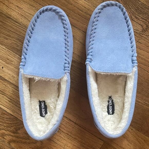 Land's End Women's Fuzzy Lined Suede Moccasin Slippers Baby Blue 6B Lounge Cozy - Picture 2 of 9
